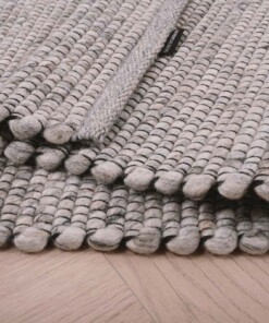 Tapis laine Lett - gris clair - close up vouw, thumbnail Tapis laine Lett - gris clair - close up vouw, thumbnail