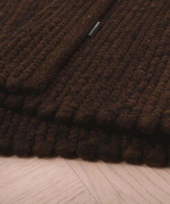 Tapis laine Lett - Couleur cacao - close up vouw, thumbnail Tapis laine Lett - Couleur cacao - close up vouw, thumbnail