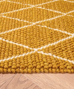 Tapis en laine losange Vinduer - jaune moutarde/Crème - close up zijkant, thumbnail Tapis en laine losange Vinduer - jaune moutarde/Crème - close up zijkant, thumbnail