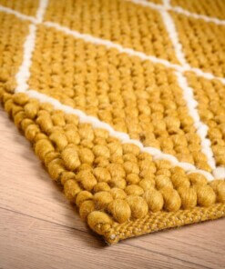 Tapis en laine losange Vinduer - jaune moutarde/Crème - close up hoek, thumbnail Tapis en laine losange Vinduer - jaune moutarde/Crème - close up hoek, thumbnail