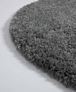 Tapis Rond poils longs Cozy Shaggy - gris - close up zijkant, thumbnail Tapis Rond poils longs Cozy Shaggy - gris - close up zijkant, thumbnail