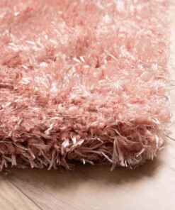 Tapis poils longs Posh - rose - close up hoek, thumbnail