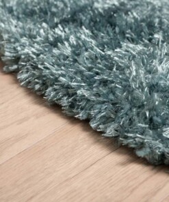 Tapis poils longs Rond Posh - turquoise - close up zijkant, thumbnail Tapis poils longs Rond Posh - turquoise - close up zijkant, thumbnail