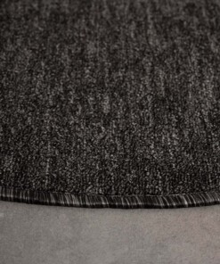Tapis bouclé Rond Lush - Anthracite - close up zijkant, thumbnail Tapis bouclé Rond Lush - Anthracite - close up zijkant, thumbnail