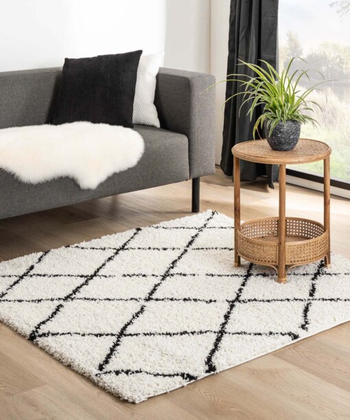 Tapis poils longs Carré losange Habitat - blanc/noir - sfeer
