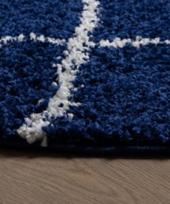 Tapis poils longs Rond losange Habitat - bleu foncé/blanc - close up zijkant, thumbnail Tapis poils longs Rond losange Habitat - bleu foncé/blanc - close up zijkant, thumbnail
