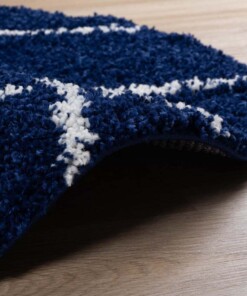 Tapis poils longs Rond losange Habitat - bleu foncé/blanc - close up zijkant, thumbnail Tapis poils longs Rond losange Habitat - bleu foncé/blanc - close up zijkant, thumbnail