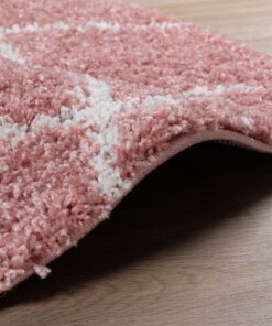 Tapis poils longs Rond losange Habitat - rose/blanc - close up zijkant, thumbnail Tapis poils longs Rond losange Habitat - rose/blanc - close up zijkant, thumbnail
