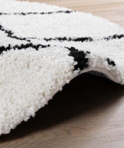 Tapis poils longs Rond losange Habitat - blanc/noir - close up zijkant, thumbnail Tapis poils longs Rond losange Habitat - blanc/noir - close up zijkant, thumbnail