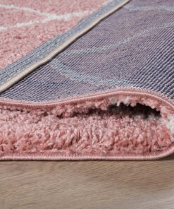 Tapis poils longs Carré losange Artisan - rose/blanc - close up vouw, thumbnail