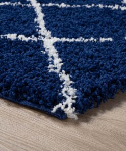 Tapis poils longs Carré losange Habitat - bleu foncé/blanc - close up hoek, thumbnail Tapis poils longs Carré losange Habitat - bleu foncé/blanc - close up hoek, thumbnail