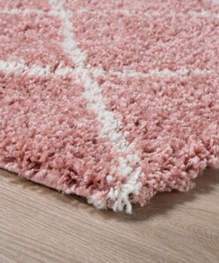 Tapis poils longs Carré losange Habitat - rose/blanc - close up hoek, thumbnail Tapis poils longs Carré losange Habitat - rose/blanc - close up hoek, thumbnail