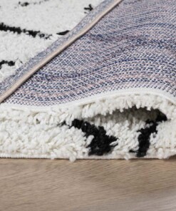 Tapis poils longs Carré losange Habitat - blanc/noir - close up vouw, thumbnail Tapis poils longs Carré losange Habitat - blanc/noir - close up vouw, thumbnail