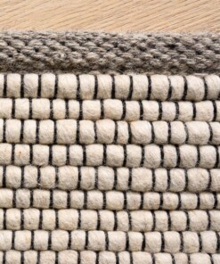 Tapis en laine Lett rayé - jaune moutarde/gris - close up, thumbnail Tapis en laine Lett rayé - jaune moutarde/gris - close up, thumbnail