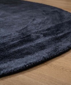 Tapis viscose ovale - Glamour bleu marine - close up, thumbnail Tapis viscose ovale - Glamour bleu marine - close up, thumbnail