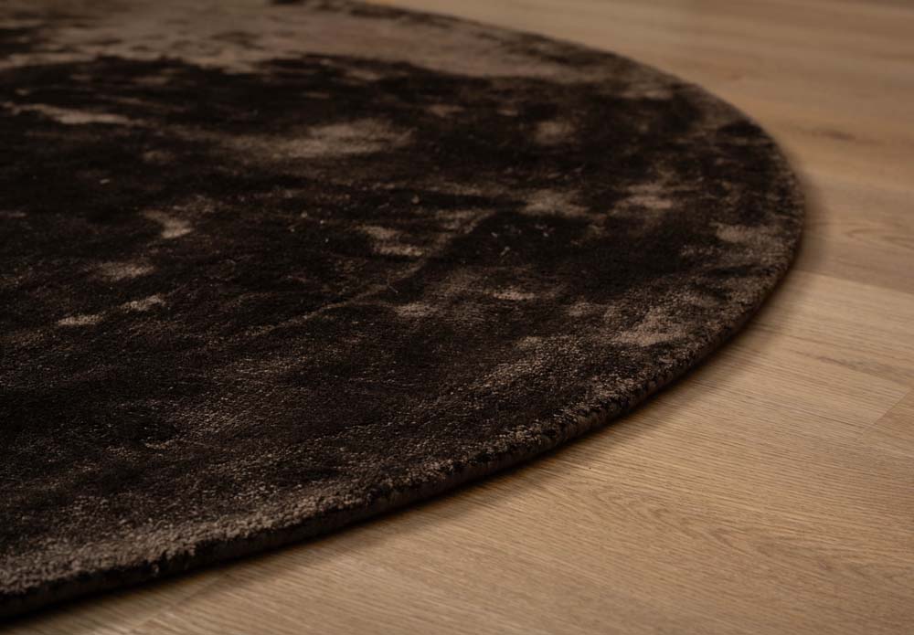 Tapis viscose ovale - Pearl marron foncé - close up Tapis viscose ovale - Pearl marron foncé - close up