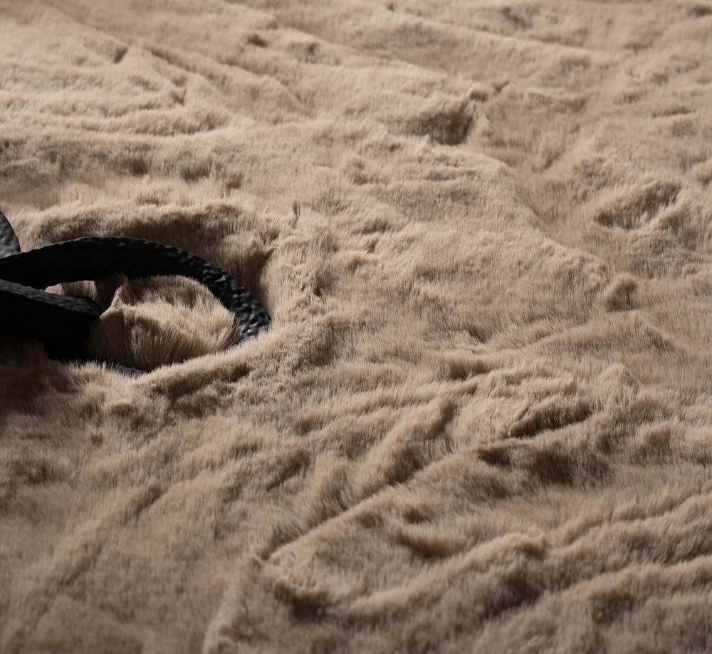 Tapis doux carré - Comfy Deluxe taupe - close up Tapis doux carré - Comfy Deluxe taupe - close up