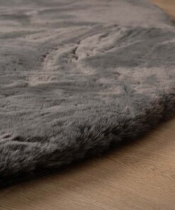 Tapis doux forme organique - Comfy Plus gris foncé - close up, thumbnail Tapis doux forme organique - Comfy Plus gris foncé - close up, thumbnail