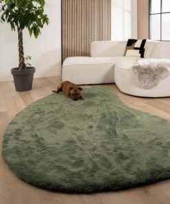 Tapis doux forme organique - Comfy Plus vert olive - sfeer