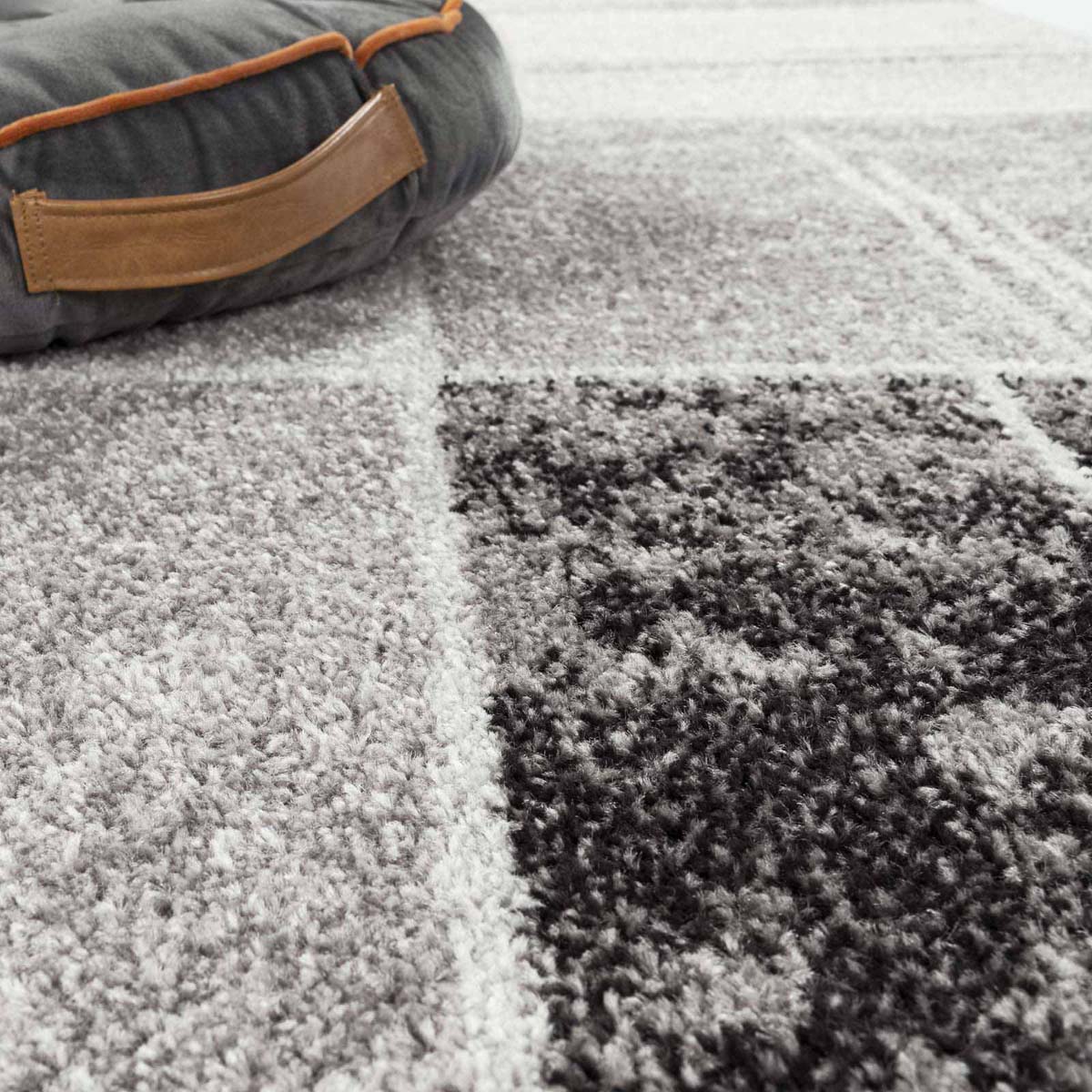 Tapis carreaux - City Chic gris - close up Tapis carreaux - City Chic gris - close up