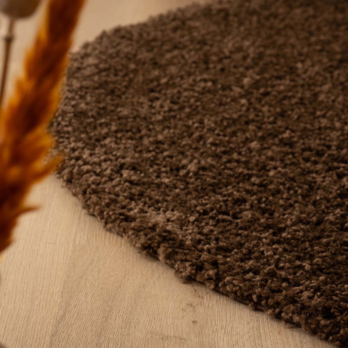 Tapis Rond poils longs Shaggy Trend - marron - close up Tapis Rond poils longs Shaggy Trend - marron - close up