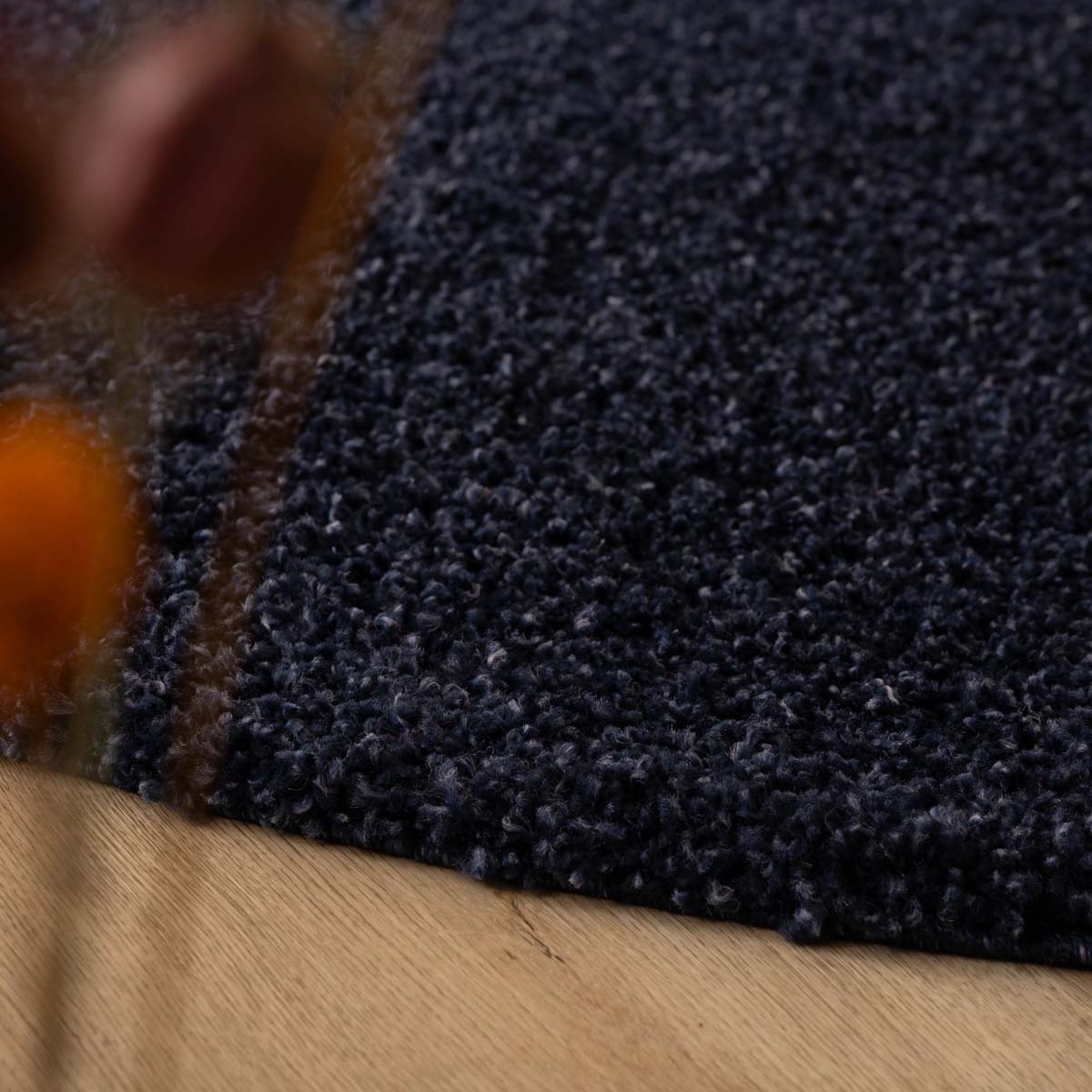 Tapis Rond poils longs Shaggy Trend - bleu marine - close up Tapis Rond poils longs Shaggy Trend - bleu marine - close up