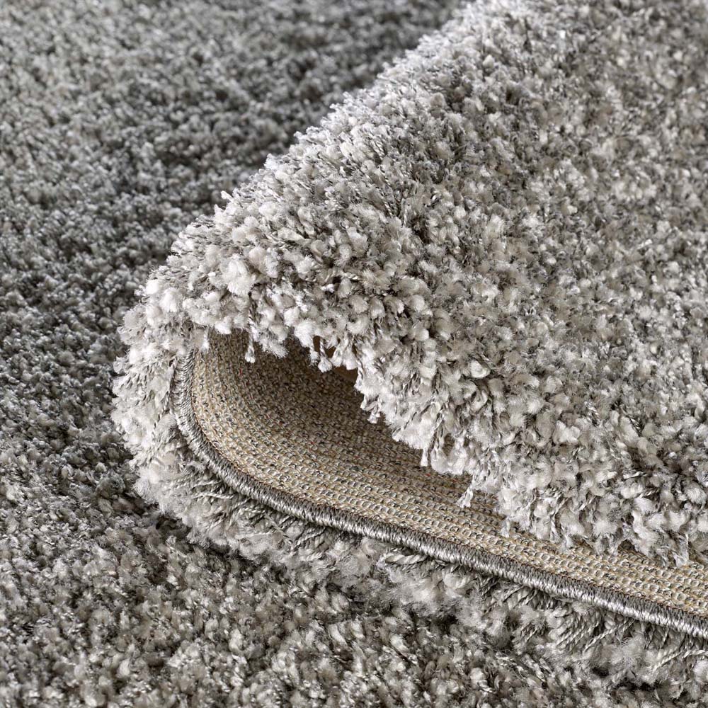 Tapis de couloir poils longs - Shaggy Prime argent - close up Tapis de couloir poils longs - Shaggy Prime argent - close up