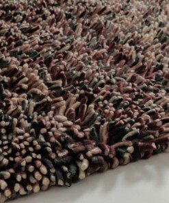 Tapis en laine à poils longs - Aurelia violet - close up