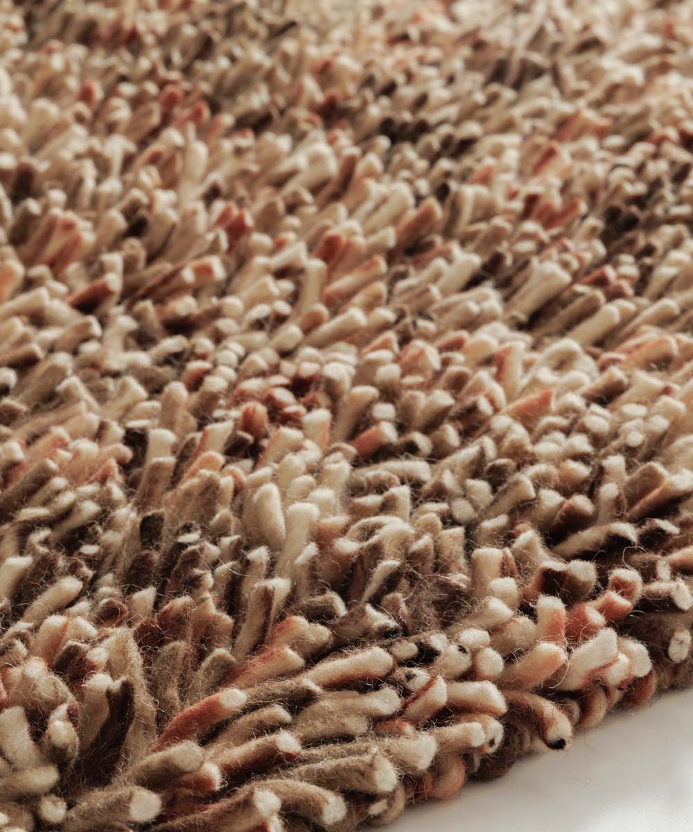 Tapis en laine à poils longs - Aurelia terracotta - close up Tapis en laine à poils longs - Aurelia terracotta - close up
