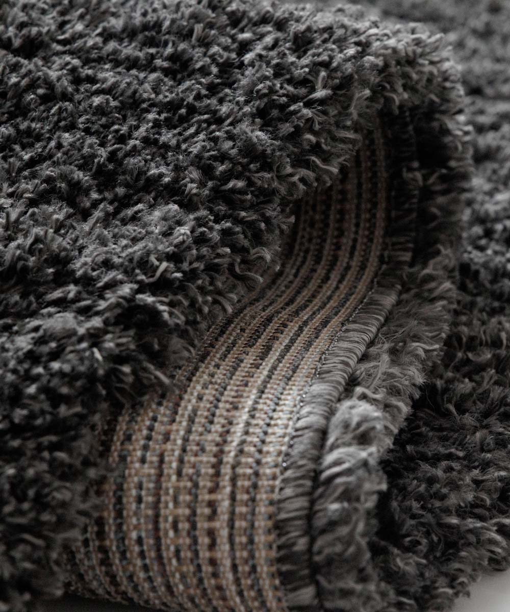 Tapis de couloir poils longs - Shaggy Confort gris foncé - close up Tapis de couloir poils longs - Shaggy Confort gris foncé - close up