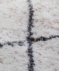 Tapis losange poils longs Artisan - blanc/gris - close up, thumbnail