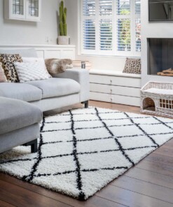 Tapis poils longs losange Habitat - blanc/noir - sfeer