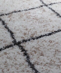 Tapis Rond losange poils longs Artisan - blanc/gris - close up, thumbnail