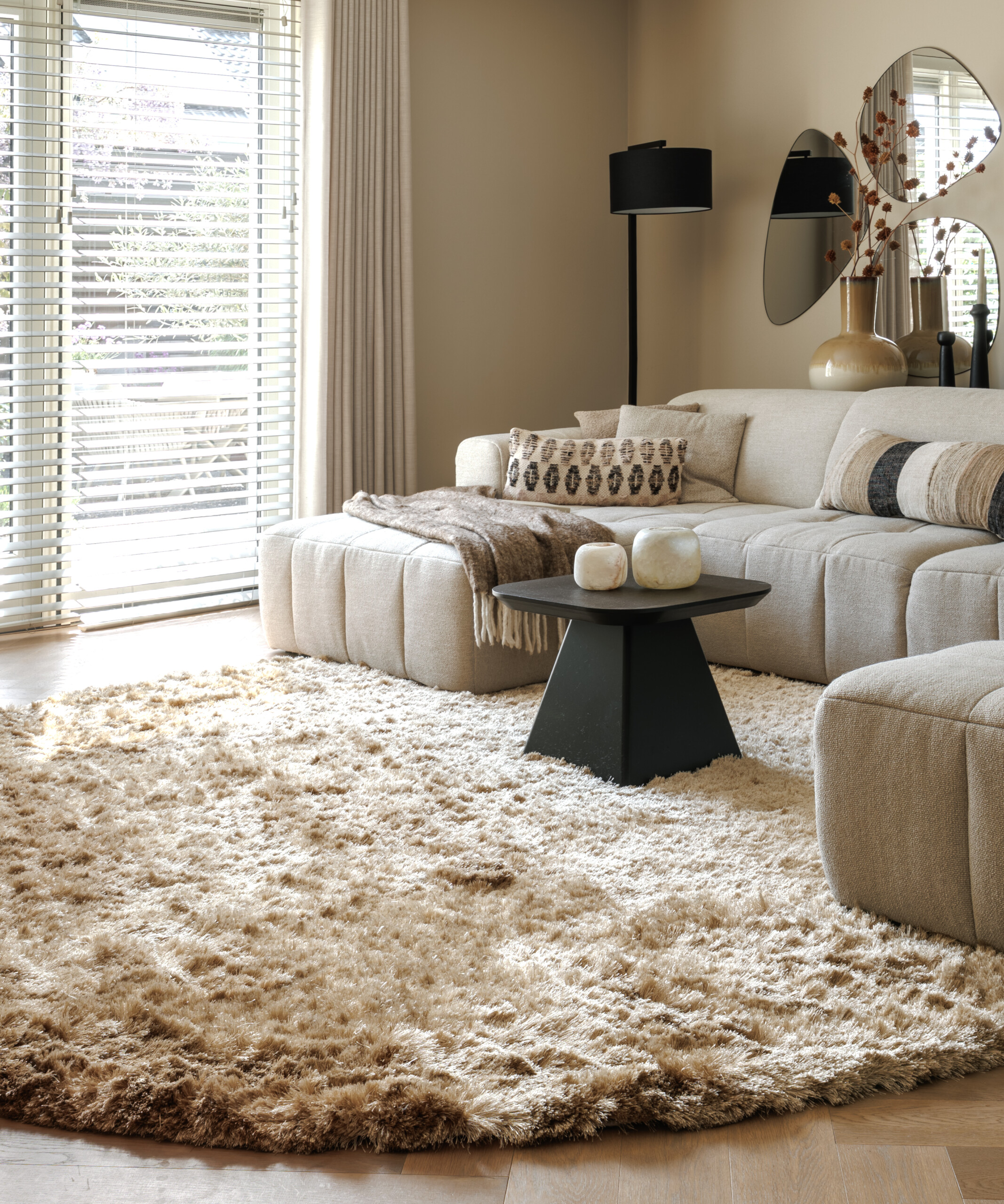 Tapis rond en velours - Auréa beige - sfeer Tapis rond en velours - Auréa beige - sfeer