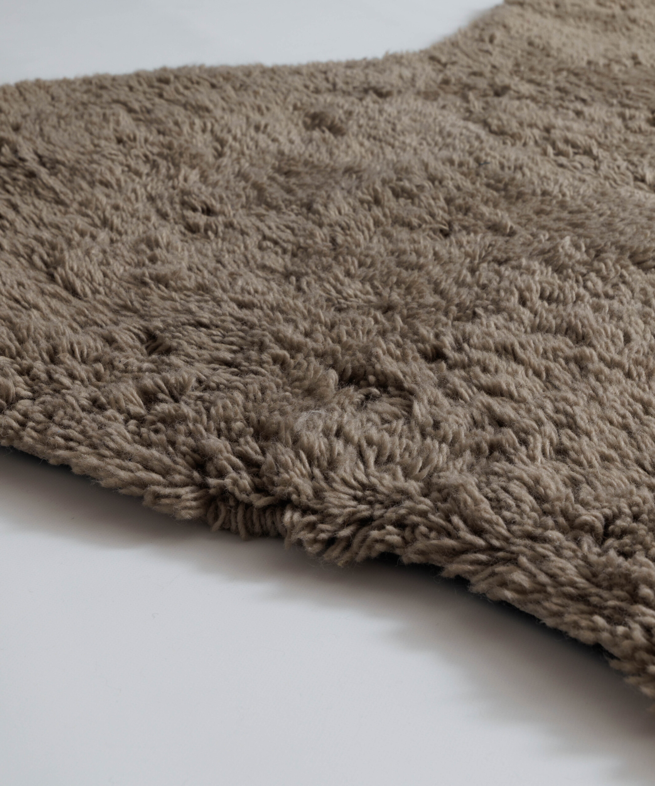 Tapis organique - Tjørne Swell taupe - close up Tapis organique - Tjørne Swell taupe - close up