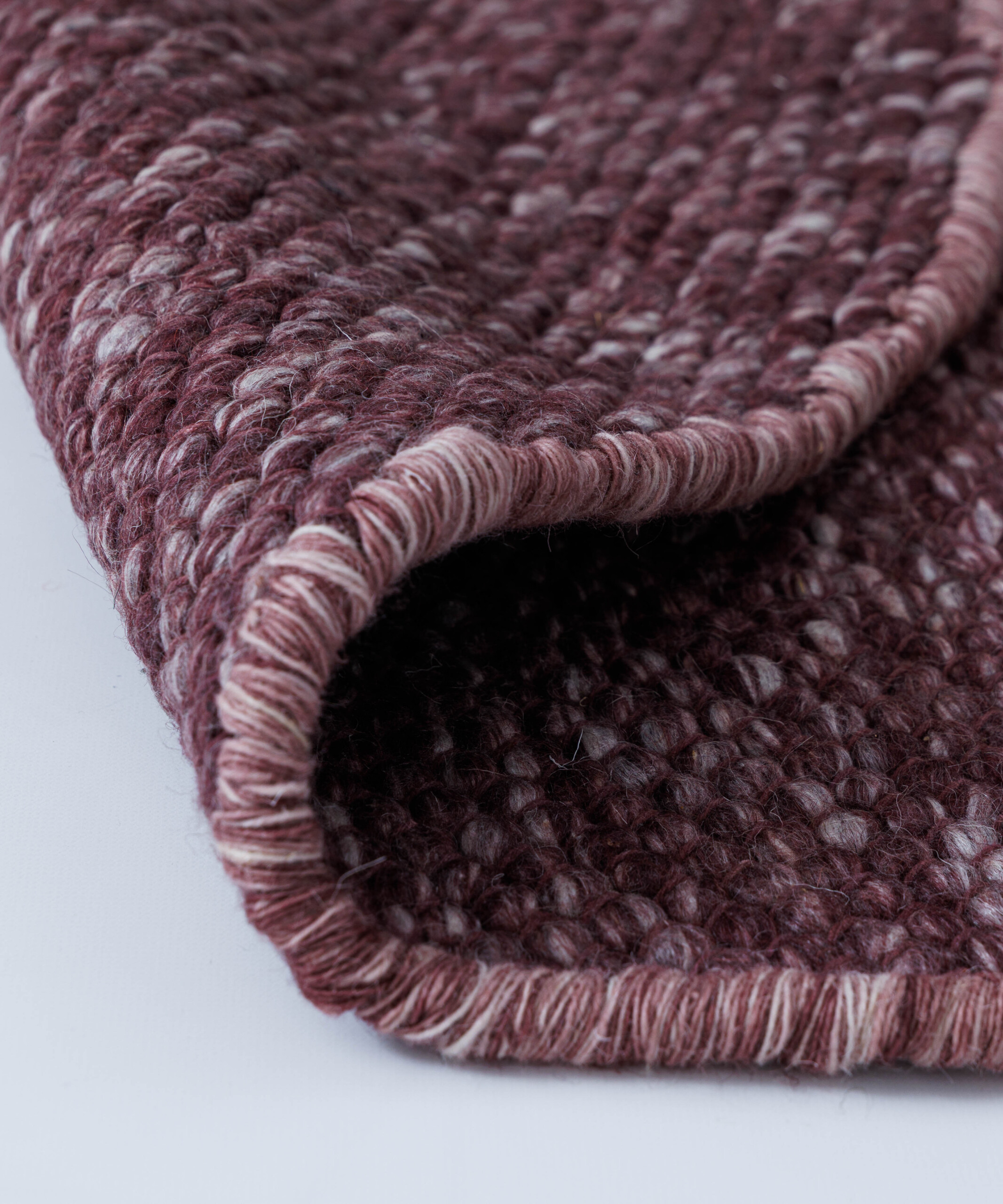 Tapis rond en laine - Silvull bordeaux - close up Tapis rond en laine - Silvull bordeaux - close up