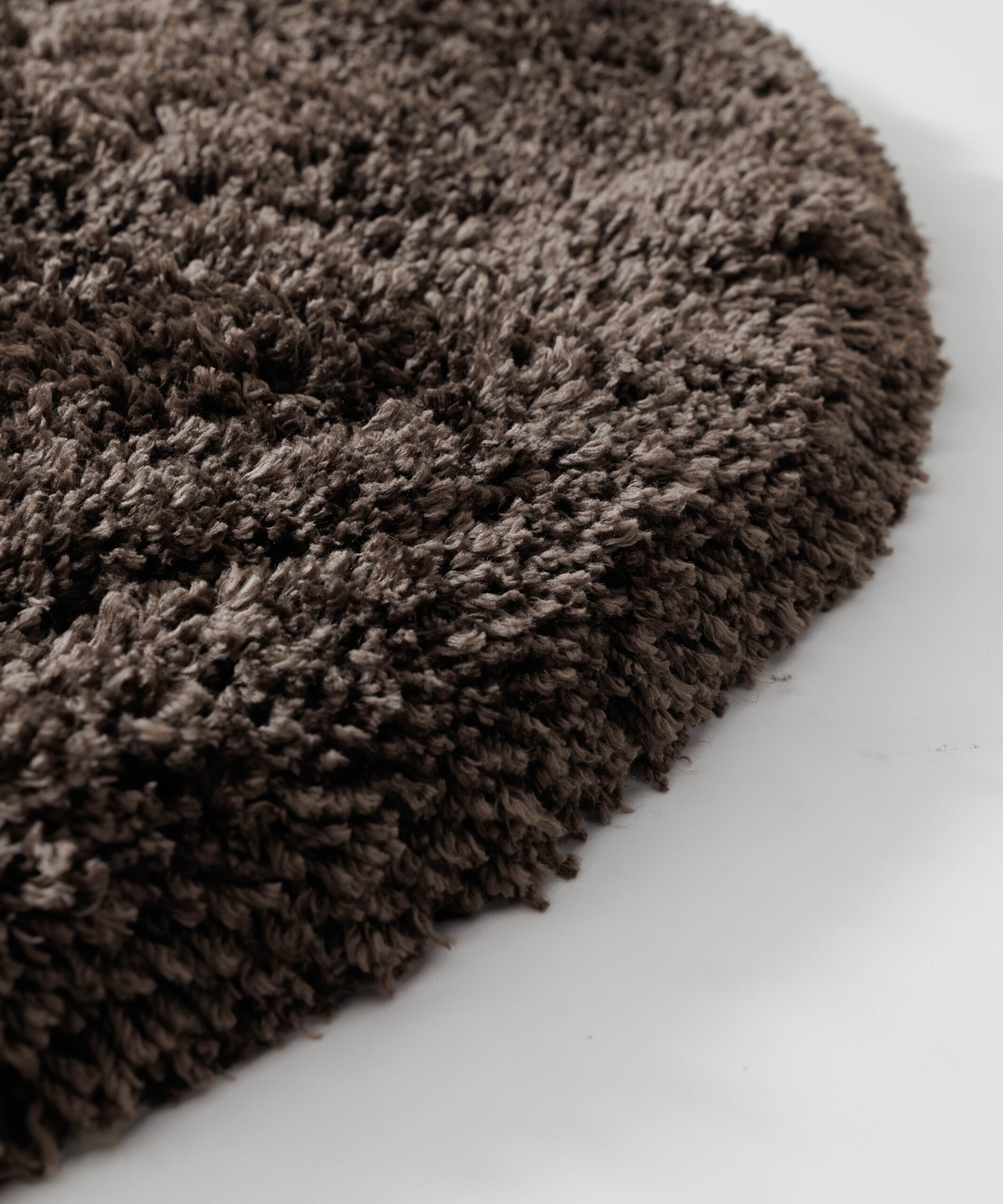 Tapis organique shaggy - Sveve brun - close up Tapis organique shaggy - Sveve brun - close up