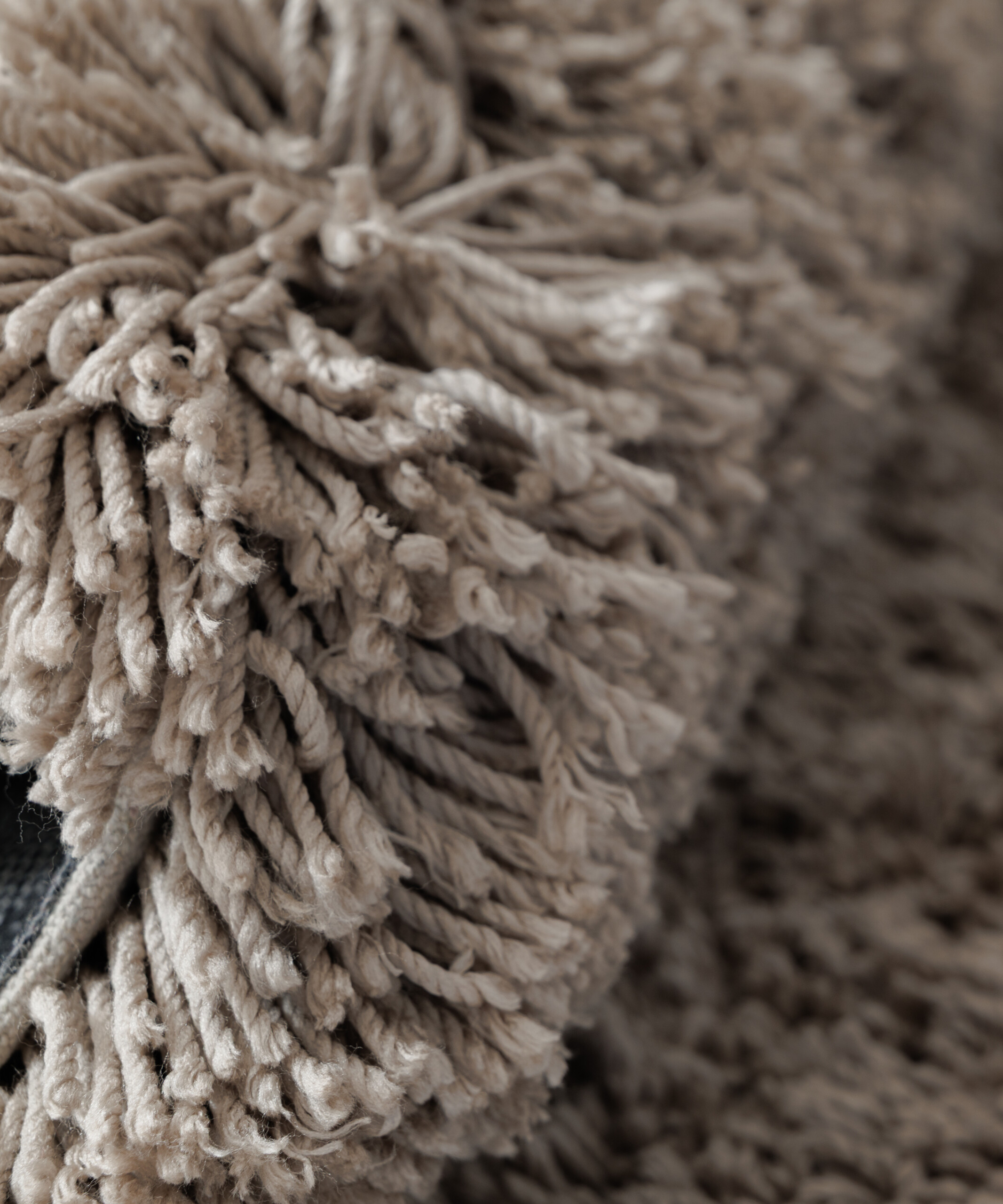 Tapis shaggy - Sveve couleur du sable - close up Tapis shaggy - Sveve couleur du sable - close up