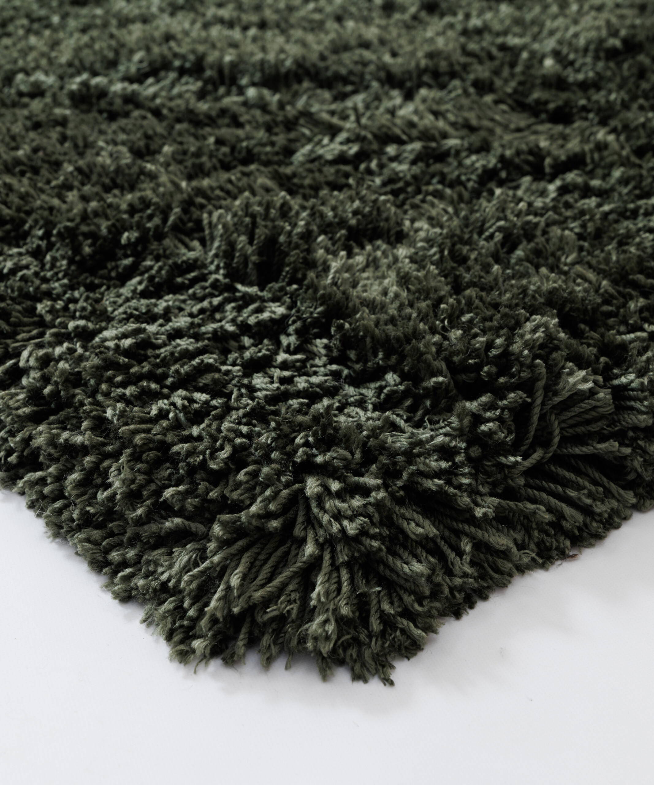 Tapis shaggy - Sveve vert mousse - close up Tapis shaggy - Sveve vert mousse - close up
