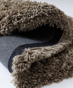 Tapis shaggy - Sveve taupe - close up, thumbnail Tapis shaggy - Sveve taupe - close up, thumbnail