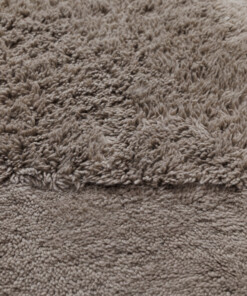 Tapis design - Tjørne Elv taupe - close up, thumbnail Tapis design - Tjørne Elv taupe - close up, thumbnail